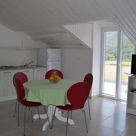 Apartments Petar Draga Bašćanska Bagian luar foto