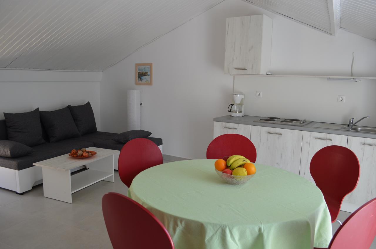 Apartments Petar Draga Bašćanska Bagian luar foto