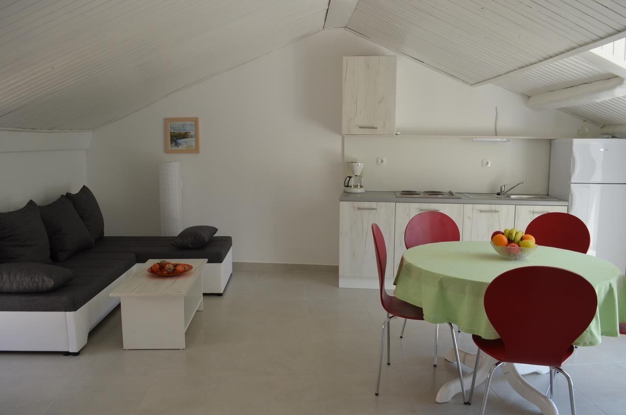 Apartments Petar Draga Bašćanska Bagian luar foto